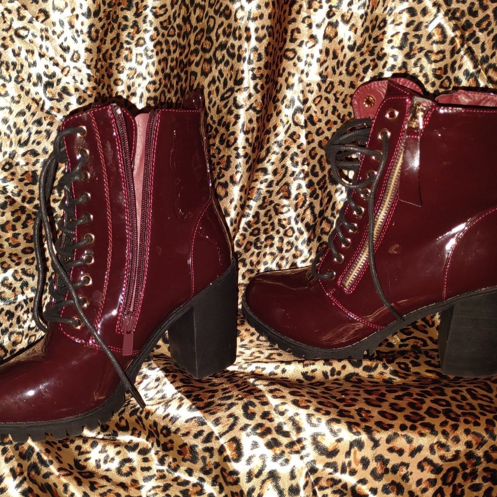 Burgundy boots with heel